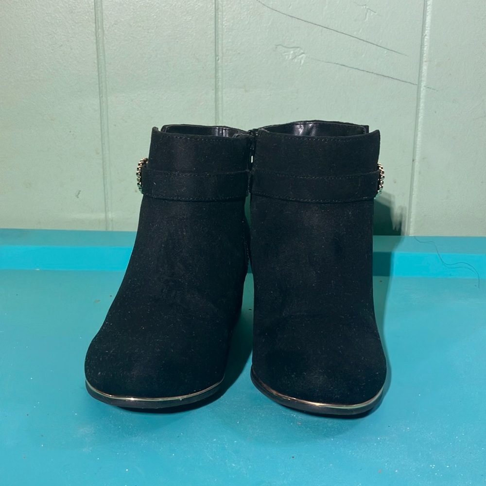 Girls Black Gently Used Heel Boots